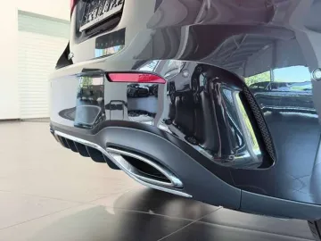 Car image 40
