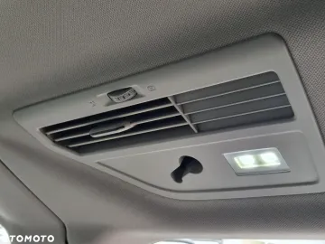 Car image 40
