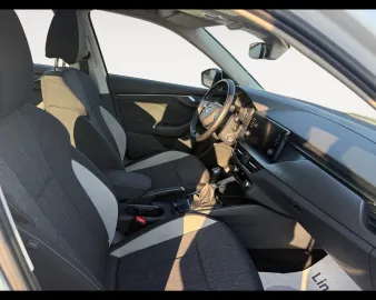 Car image 14