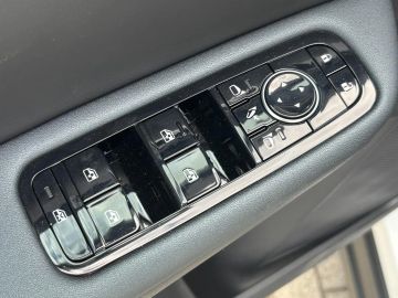 Car image 49