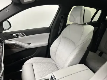 Car image 42