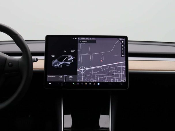 Tesla Model 3 211 kW image number 8