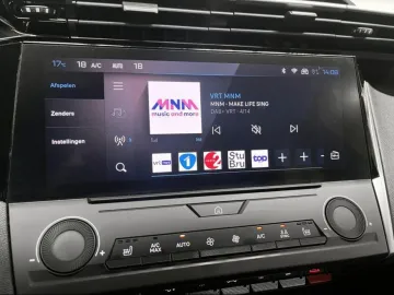 Car image 34