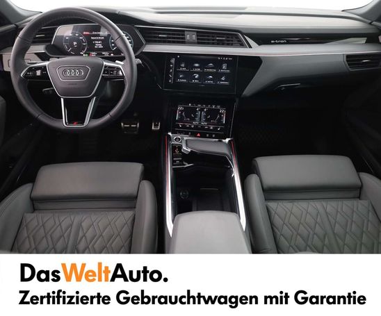 Audi Q8 55 quattro e-tron S-line 250 kW image number 14