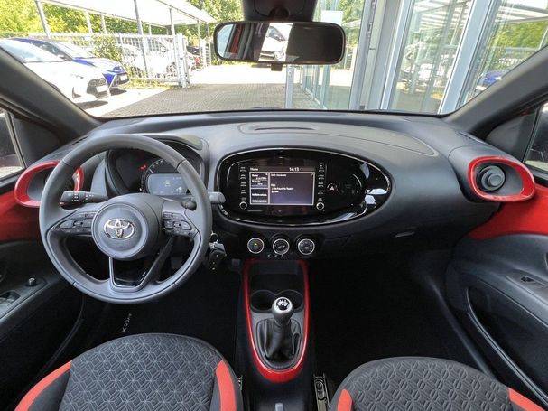 Toyota Aygo X 53 kW image number 9