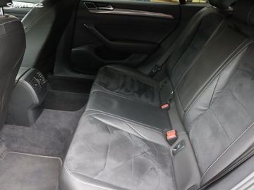 Car image 38