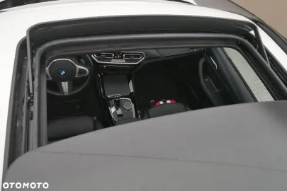 Car image 40