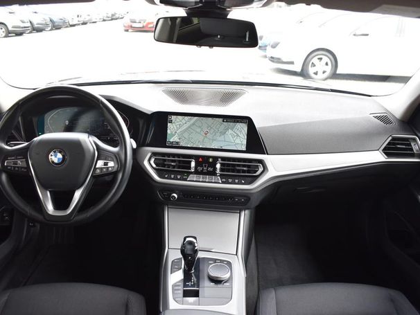 BMW 320d Touring xDrive 140 kW image number 7