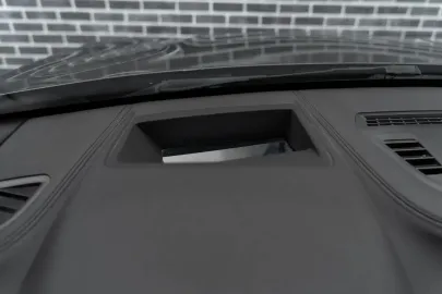 Car image 36