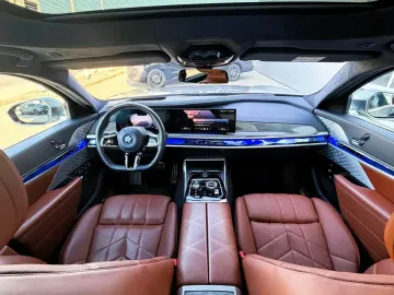 Car image 40