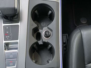 Car image 37