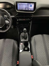 Car image 28