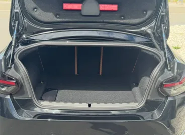 Car image 24
