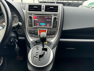 Car image 14