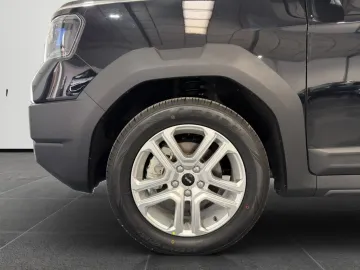 Car image 31
