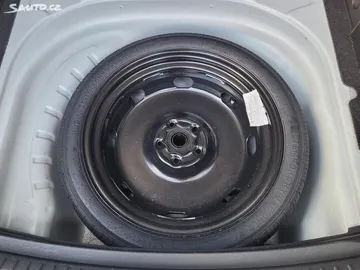 Car image 22