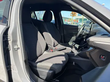 Car image 25