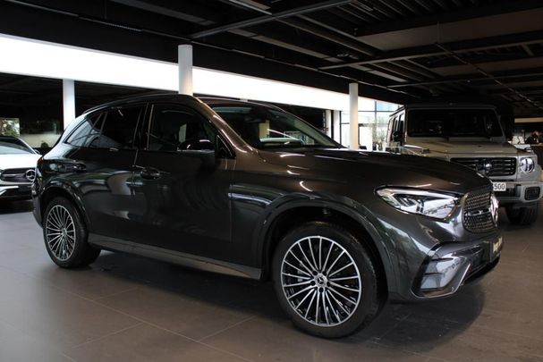 Mercedes-Benz GLC 300 e AMG 230 kW image number 23