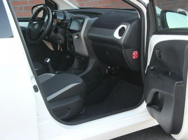 Toyota Aygo 53 kW image number 31