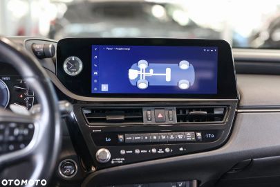 Car image 40