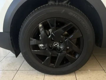 Car image 29
