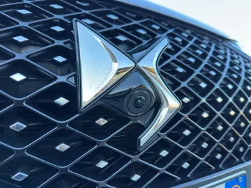 Car image 24