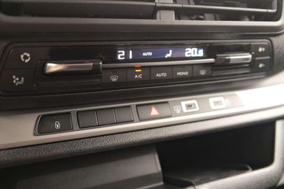 Car image 36