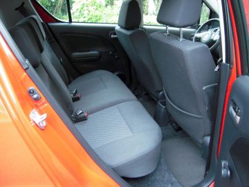 Car image 9