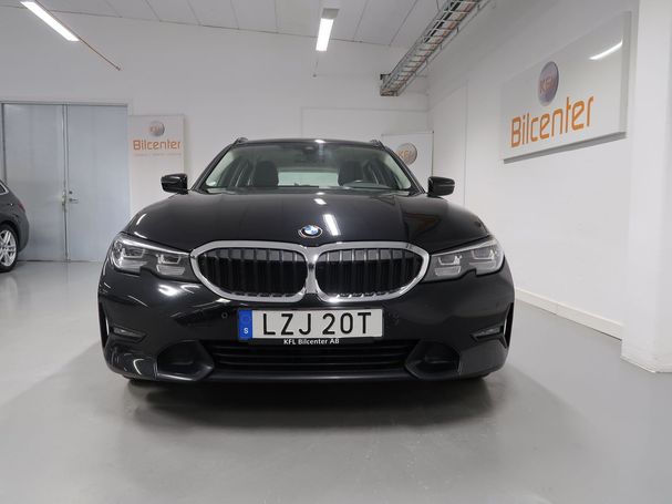 BMW 320d Touring xDrive Sport Line 140 kW image number 10