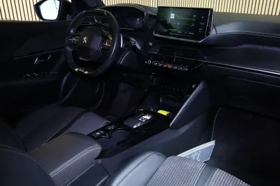 Car image 32