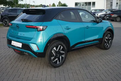 Car image 4