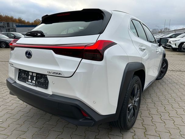 Lexus UX 250h 131 kW image number 5