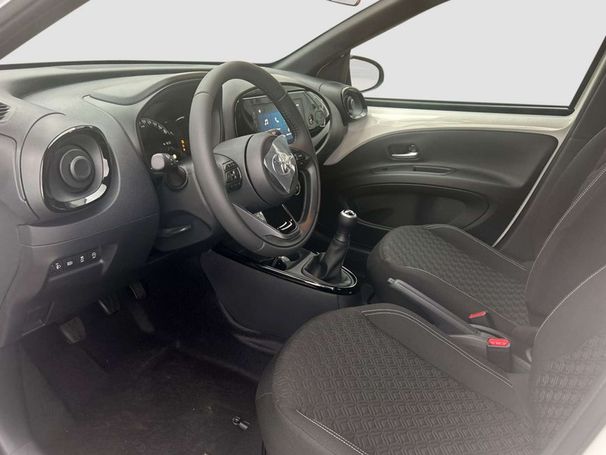 Toyota Aygo X 53 kW image number 7