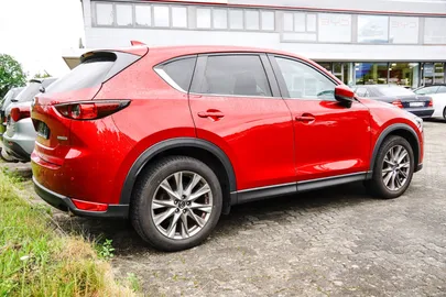 Car image 4