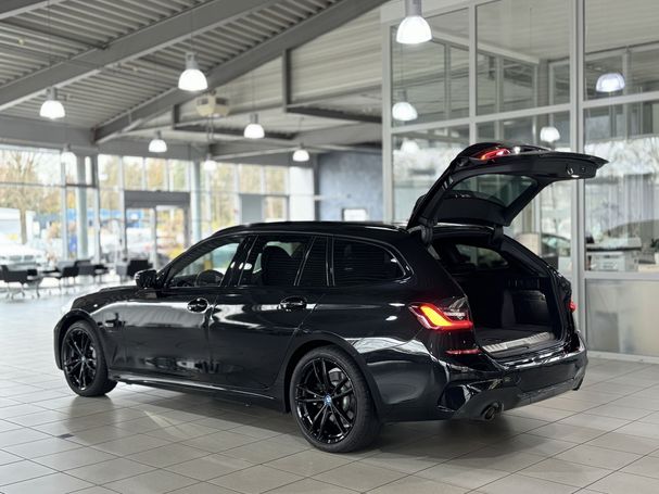 BMW 330 Touring e M Sport 215 kW image number 16