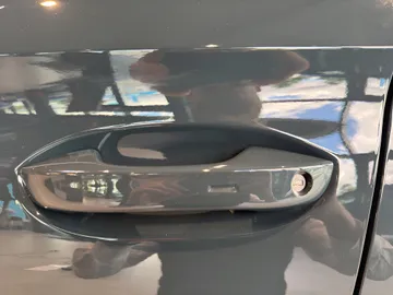 Car image 27