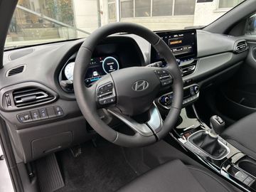 Car image 13