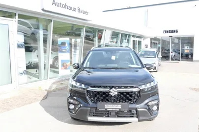 Car image 2