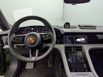 Car image 32