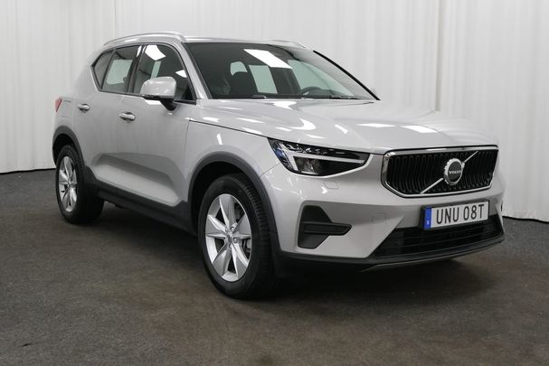 Volvo XC40 B4 Core 147 kW image number 2