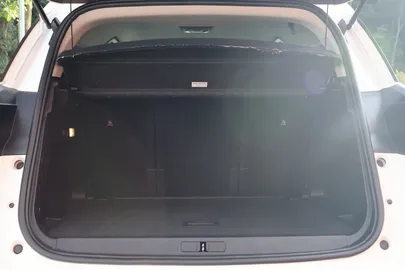 Car image 32