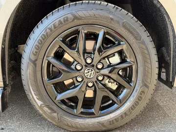 Car image 29