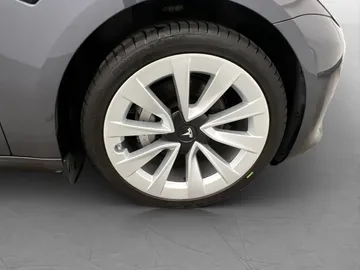 Car image 35