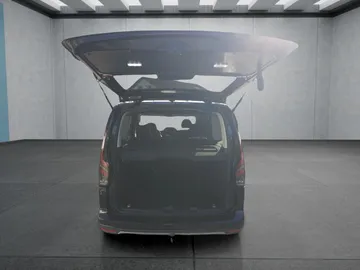 Car image 29