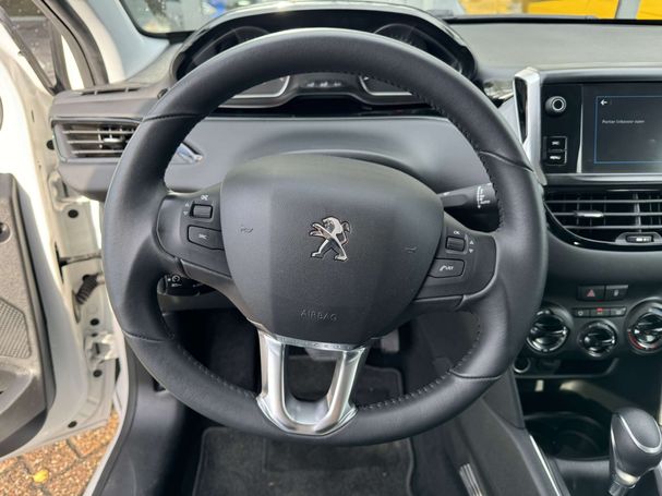 Peugeot 208 PureTech 110 82 kW image number 8