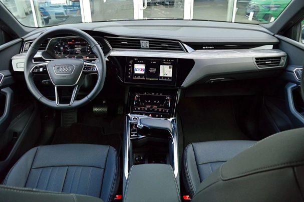 Audi e-tron 250 kW image number 27