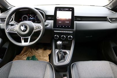 Car image 11