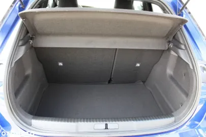 Car image 40