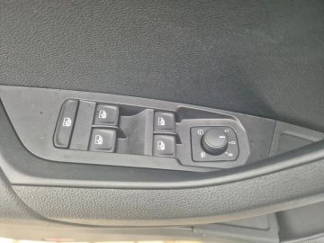 Car image 33