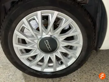 Car image 27